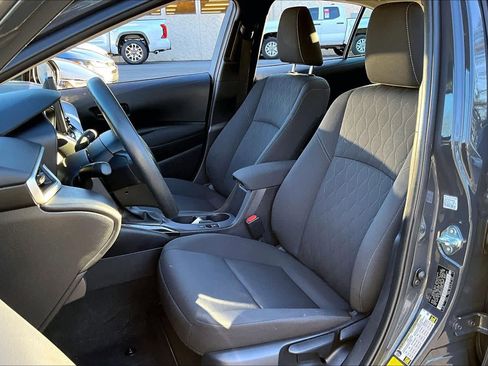 Used 2025 Toyota Corolla LE image 7