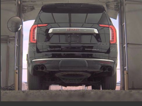 Used 2022 GMC Yukon Denali AWD/4WD image 10