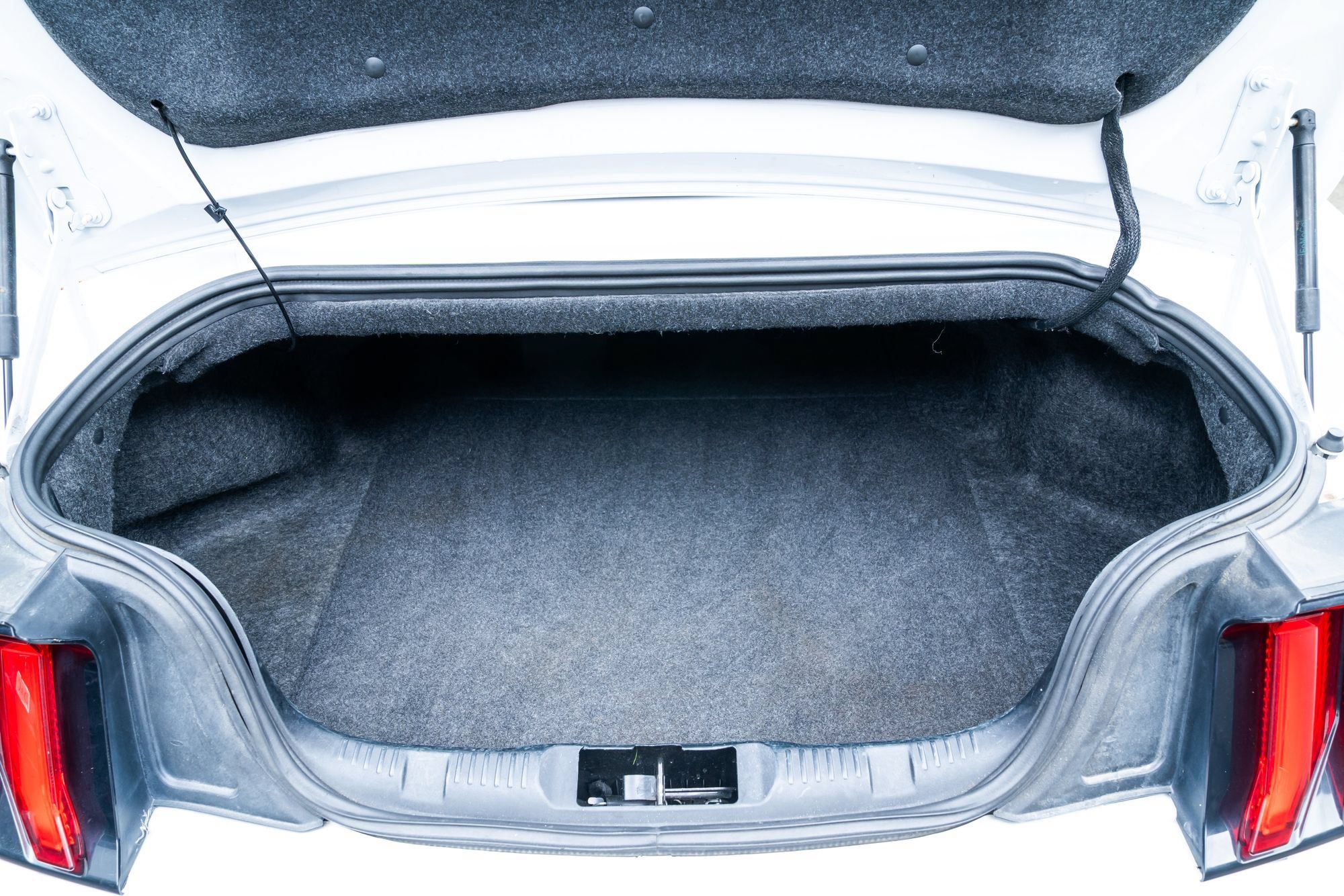 Used 2022 Ford Mustang Premium RWD image 8