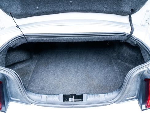 Used 2022 Ford Mustang Premium RWD image 8