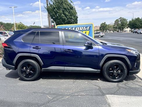 Used 2021 Toyota RAV4 XLE AWD/4WD image 2