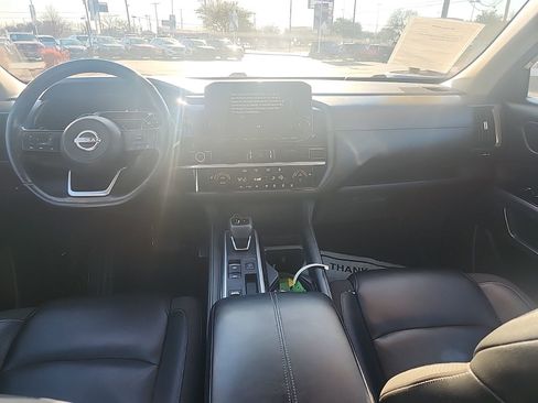 Used 2023 Nissan Pathfinder SL image 5