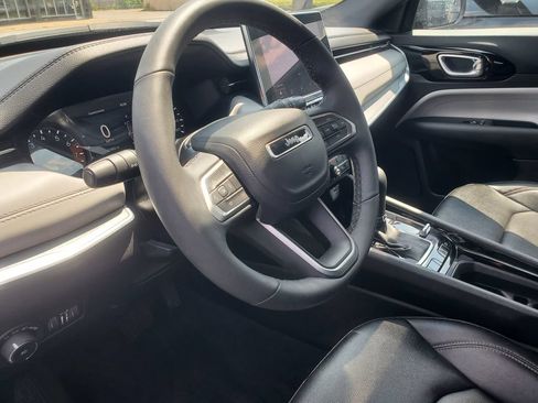 Used 2024 Jeep Compass Limited AWD/4WD image 10