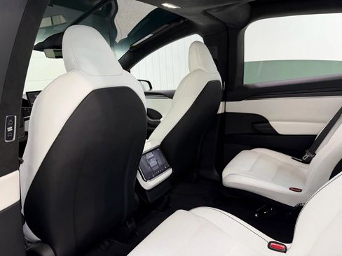Used 2023 Tesla Model X Plaid image 16