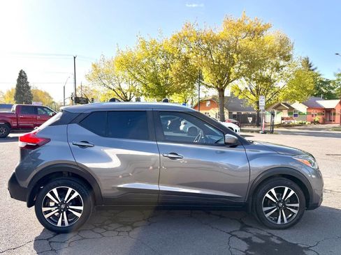 Used 2018 Nissan Kicks SV FWD image 5