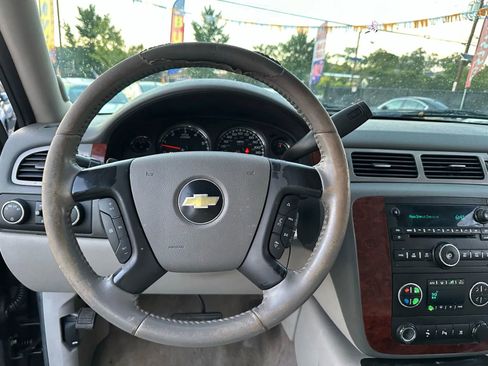 Used 2010 Chevrolet Avalanche LT w/ Luxury Package image 21