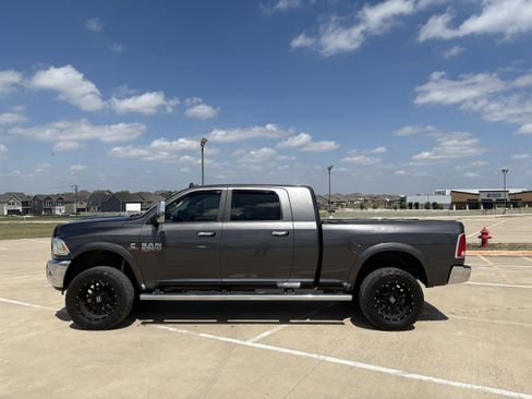 Used 2018 RAM 2500 Laramie image 2