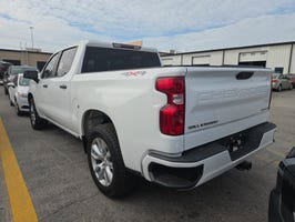 Used 2022 Chevrolet Silverado 1500 Custom AWD/4WD image 2
