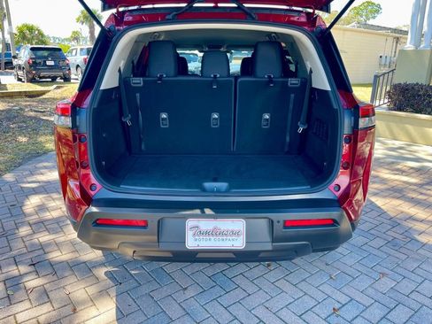 Used 2022 Nissan Pathfinder SV image 5