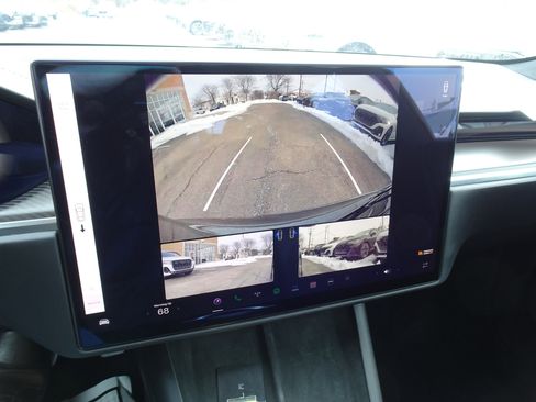 Used 2021 Tesla Model S Plaid image 15