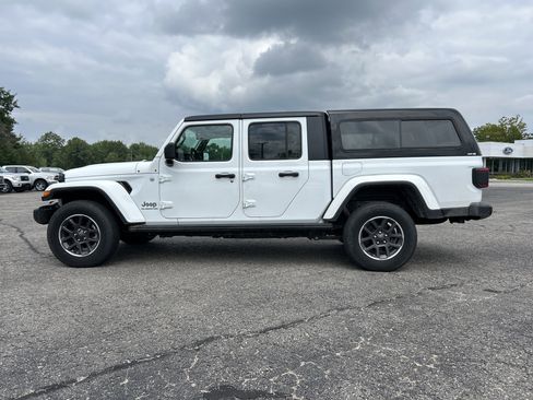 Used 2022 Jeep Gladiator Overland w/ Popular Equipment Package AWD/4WD image 7