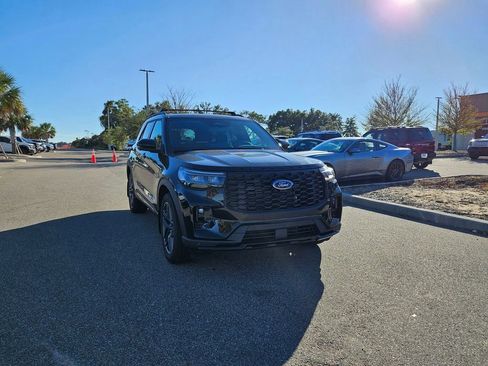 New 2026 Ford Explorer ST-Line w/ ST-Line Street Pack image 2