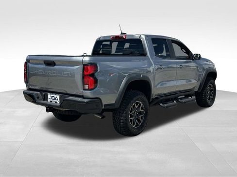 Used 2025 Chevrolet Colorado ZR2 w/ Technology Package AWD/4WD image 25