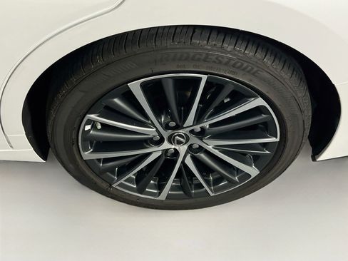 Used 2025 Lexus ES 350 w/ Premium Package FWD image 30