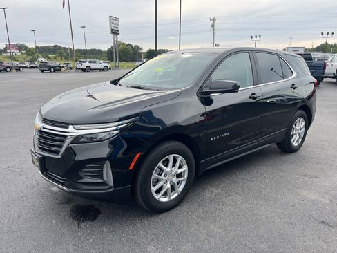 Used 2023 Chevrolet Equinox LT image 1