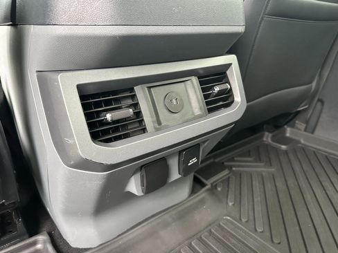 Used 2024 Ford F350 XLT AWD/4WD image 19