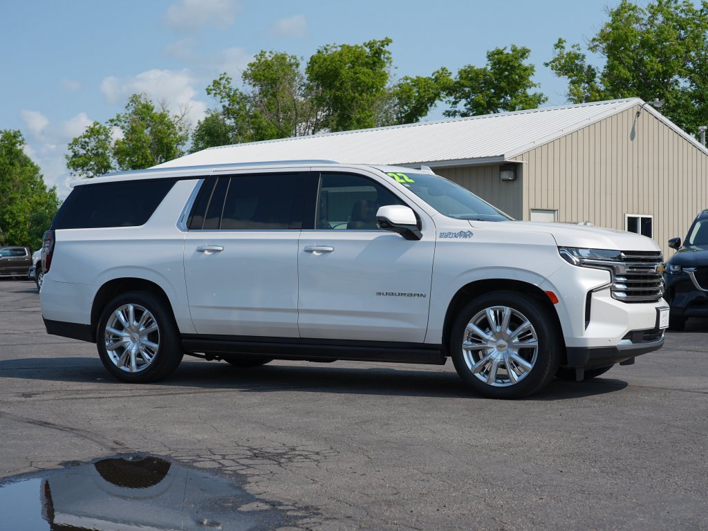 Used 2022 Chevrolet Suburban High Country AWD/4WD image 2
