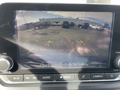 Used 2025 Nissan Rogue SV w/ SV Premium Package image 33