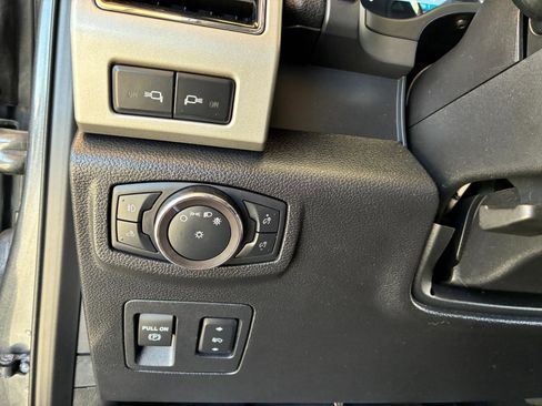 Used 2019 Ford F150 Lariat image 26