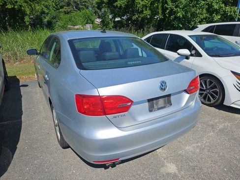 Certified 2020 Volkswagen Jetta SE w/ SE Cold Weather Package FWD image 6