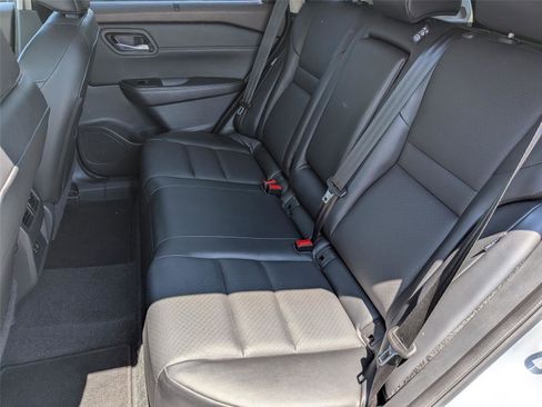 Used 2023 Nissan Rogue SV w/ SV Premium B Package AWD/4WD image 30