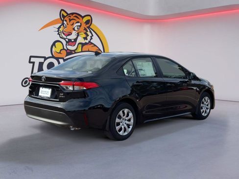 Used 2026 Toyota Corolla LE image 5