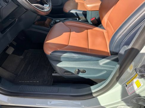 Used 2022 Ford Maverick Lariat FWD image 6