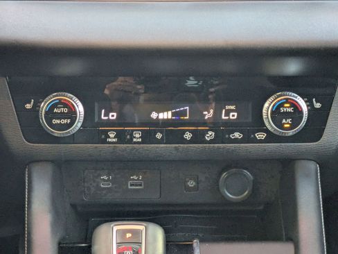 Used 2022 Mitsubishi Outlander SE image 29