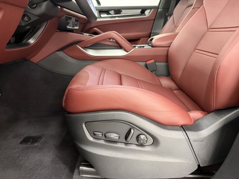 New 2026 Porsche Cayenne GTS AWD/4WD image 15