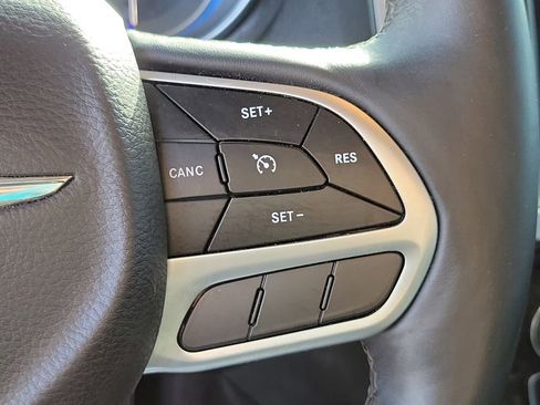 Used 2019 Chrysler 300 Limited RWD image 24