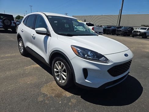 Used 2021 Ford Escape SE FWD image 2