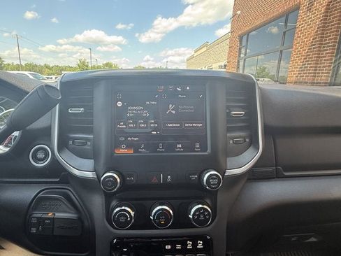 Used 2024 RAM 2500 Big Horn AWD/4WD image 24