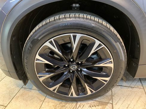 Used 2024 MAZDA CX-90 Plug-In Hybrid w/ Premium Pkg AWD/4WD image 12
