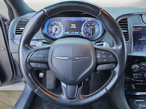 Used 2018 Chrysler 300 S image 12