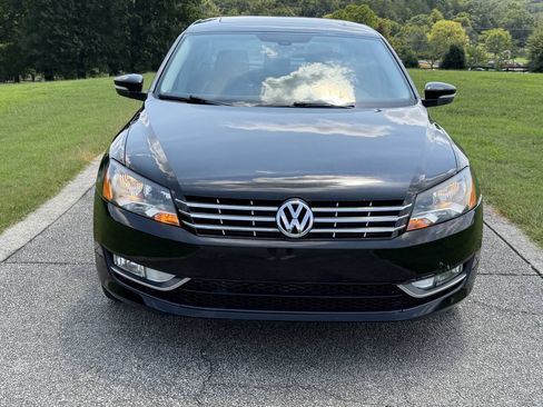 Used 2013 Volkswagen Passat TDI SE FWD image 4