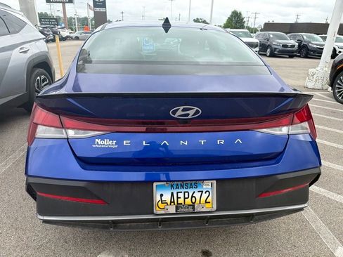 Used 2025 Hyundai Elantra Sport FWD image 6