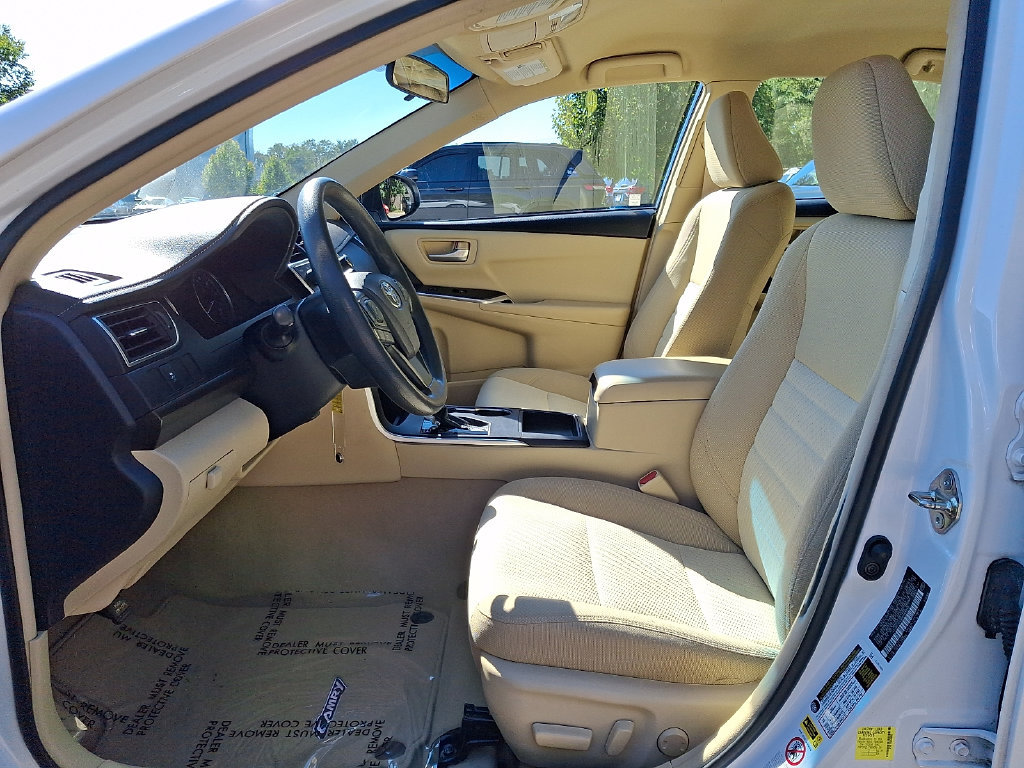 Used 2017 Toyota Camry LE FWD image 13