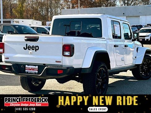 Used 2024 Jeep Gladiator Sport image 10