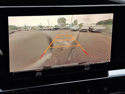 Used 2022 GMC Sierra 1500 SLE AWD/4WD image 13