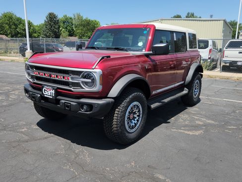 New 2026 Ford Bronco Outer Banks w/ Sasquatch Package AWD/4WD image 2