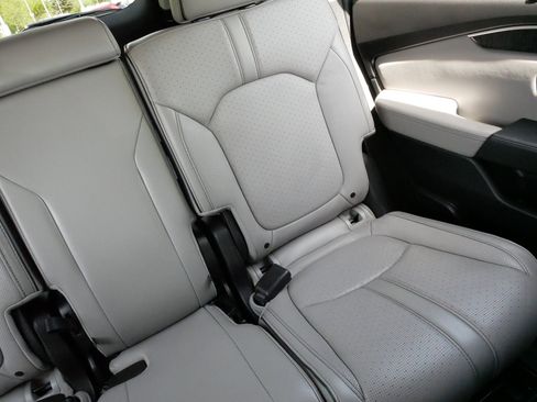 Used 2024 Honda Pilot Elite image 14