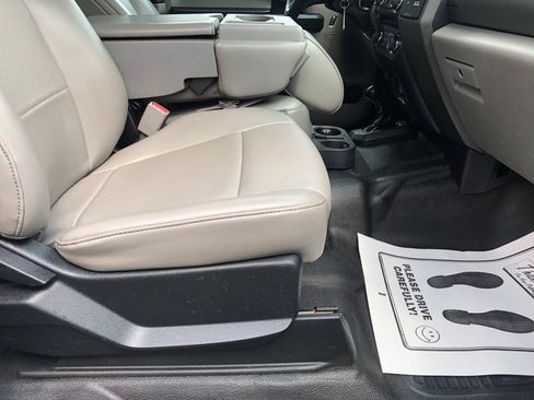 Used 2017 Ford F250 XL w/ Power Equipment Group AWD/4WD image 25