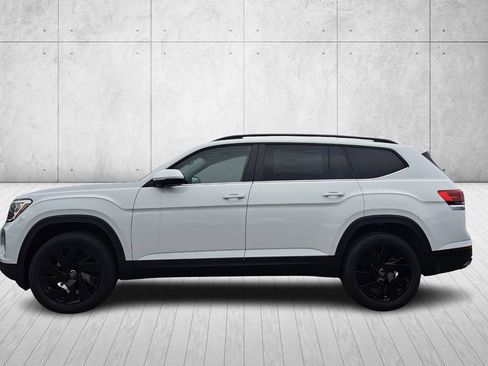 Used 2025 Volkswagen Atlas SE image 8