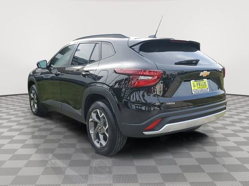 New 2026 Chevrolet Trax LT image 4