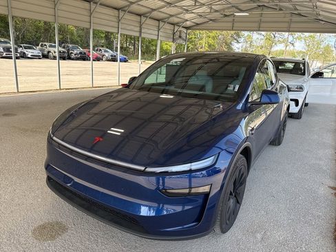 Used 2026 Tesla Model Y Long Range image 1