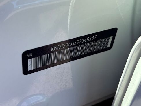 Used 2025 Kia Soul LX w/ LX Technology Package FWD image 28