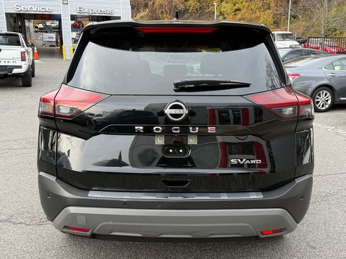Used 2023 Nissan Rogue SV image 5