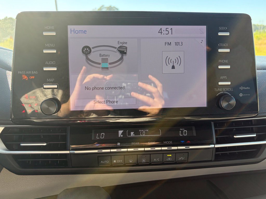 Used 2023 Toyota Sienna LE FWD image 23