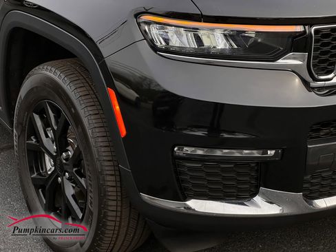 Used 2022 Jeep Grand Cherokee L Limited image 13