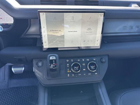 Used 2025 Land Rover Defender 110 AWD/4WD image 26